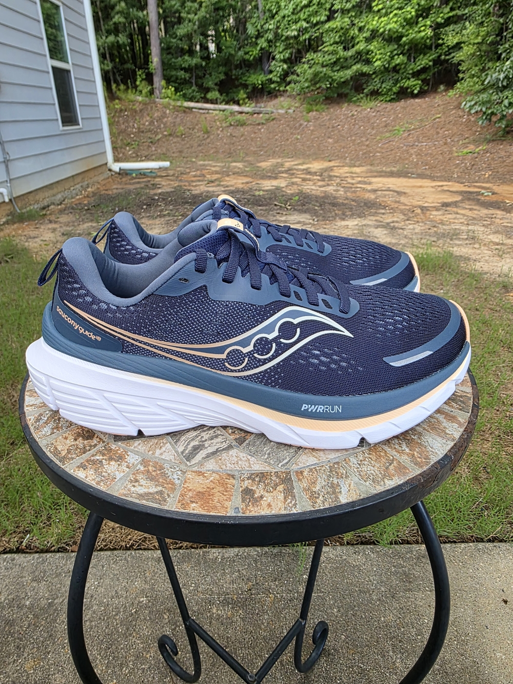 Saucony Guide 18 S10998-162 Navy/Apricot Running Shoes Women's Size 9.5 Worn 4x